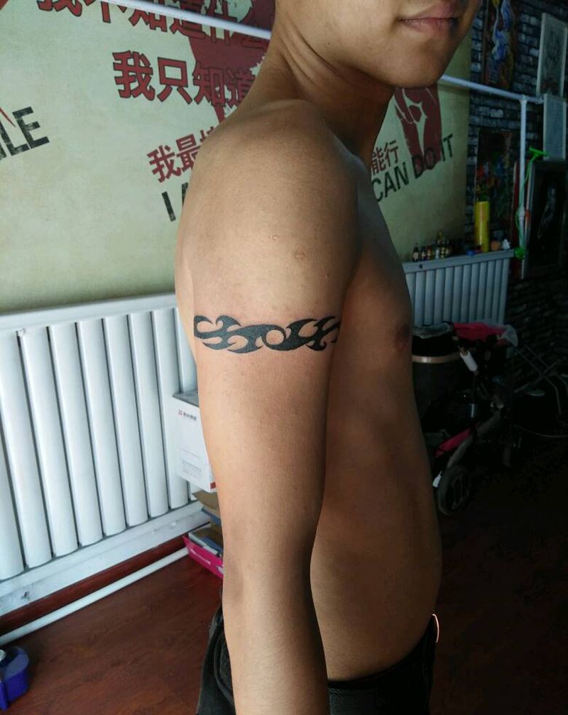 臂环图腾纹身图片