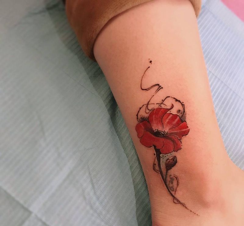 修改纹身图片_腿部水彩纹身图案