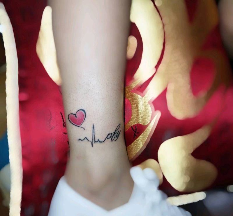 情侣小图纹身图片_腿部纹身图案