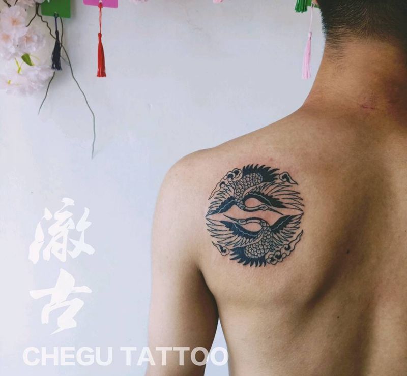 鹤纹身图片_肩部图腾老传统纹身图案