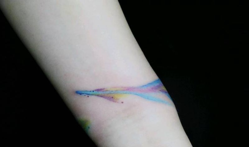 蓝色鸢尾花纹身图片_手臂水彩纹身图案