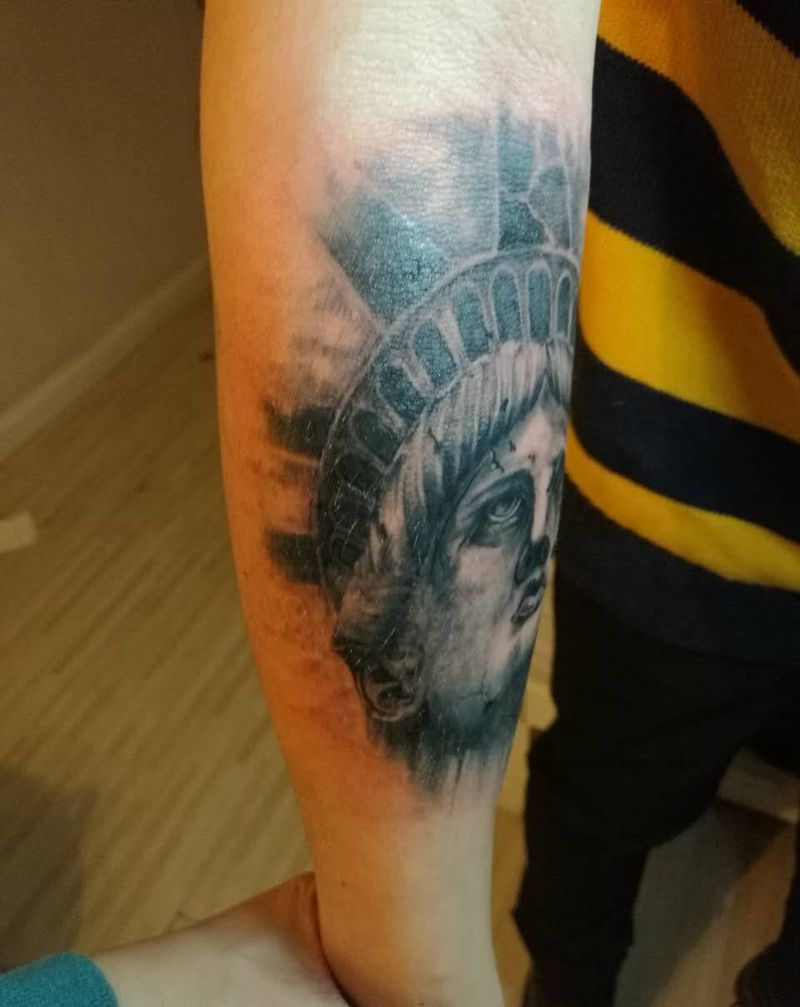 腐朽的自由纹身图片