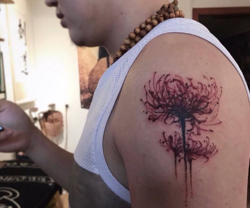 彼岸花纹身图片_手臂水彩纹身图案