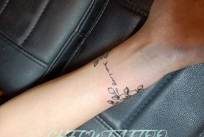 素花纹身图片_手臂纹身图案