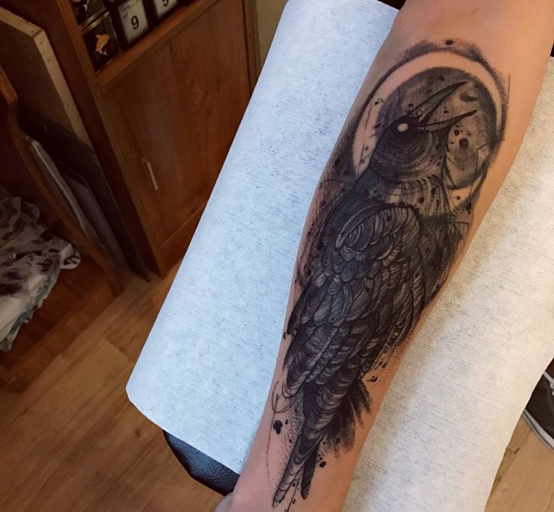 恢复后的乌鸦纹身图片_成品手臂欧美几何动物纹身图案