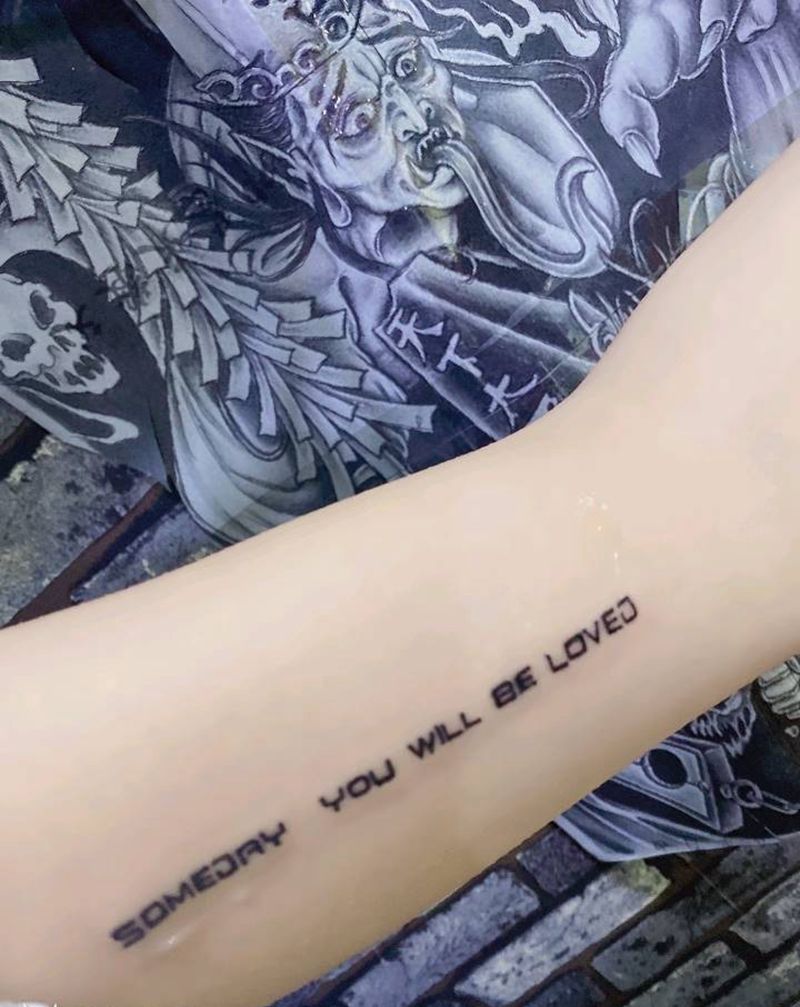 终有一天会被爱纹身图片_手臂纹身图案