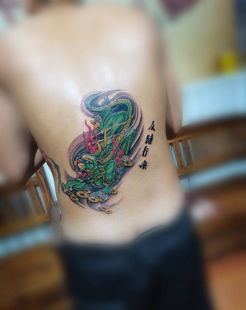 招财貔貅纹身图片_腰部纹身图案