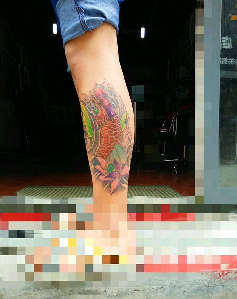 小腿锦鲤纹身图片