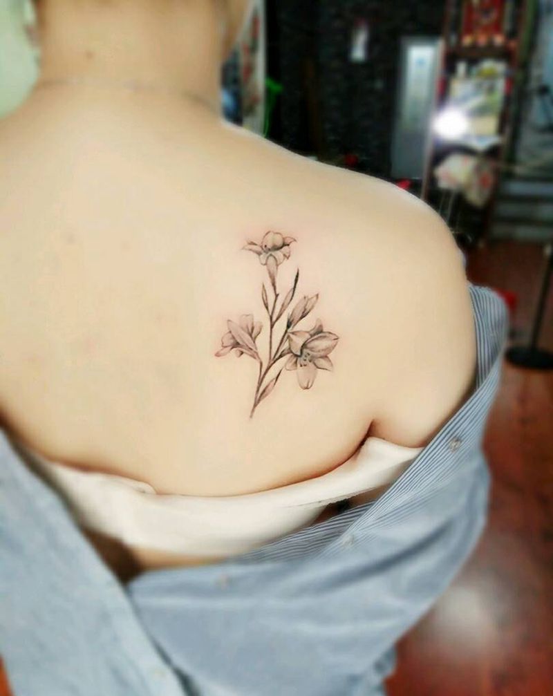 清新小百合纹身图片