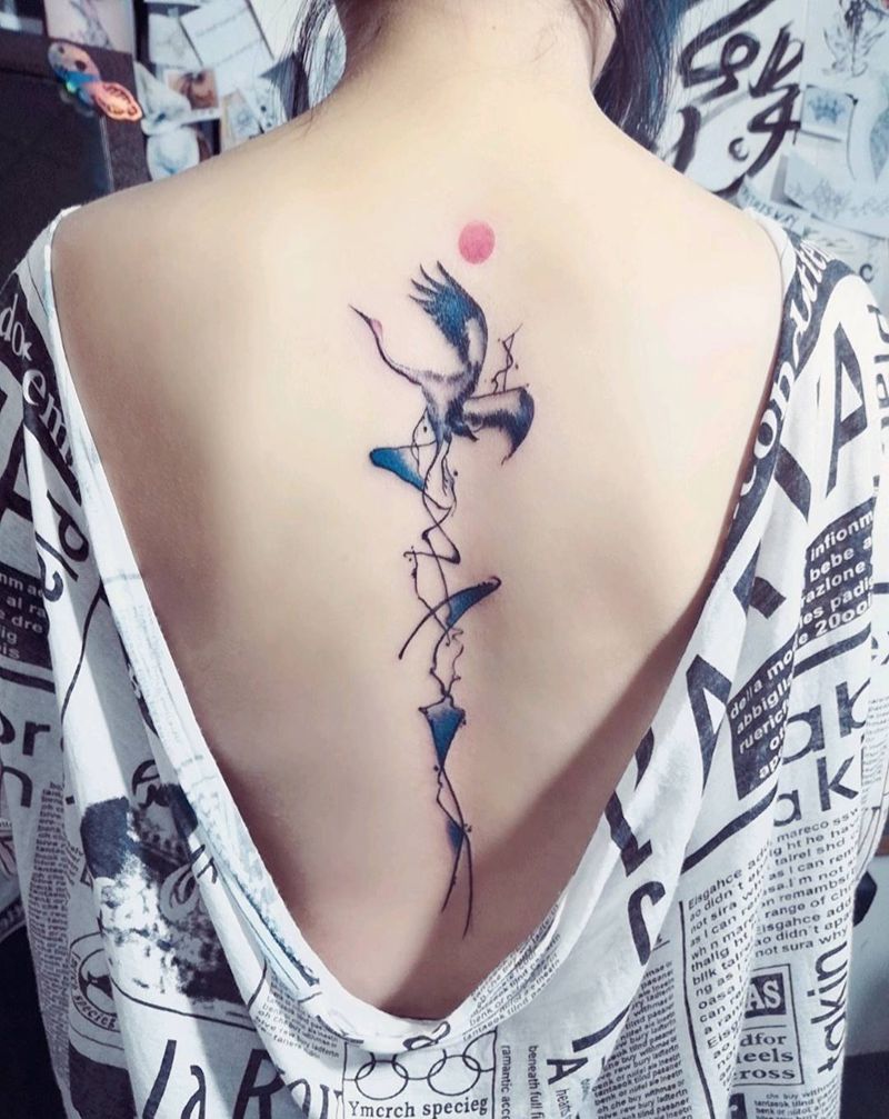 鹤舞纹身图片_背部水墨纹身图案