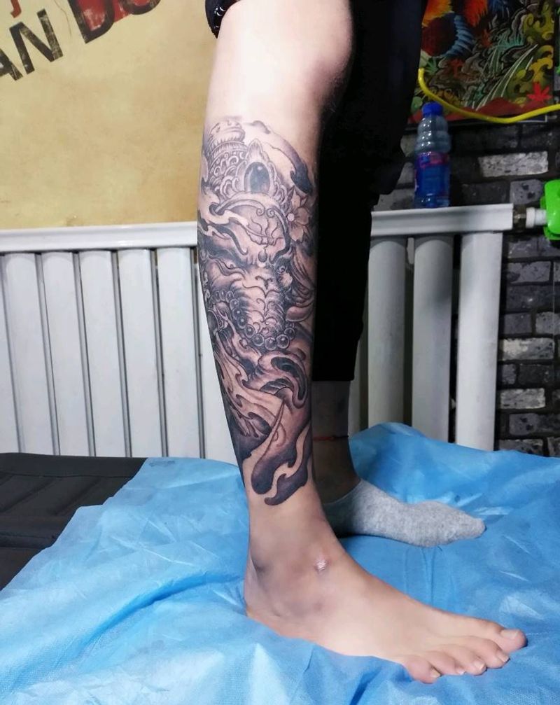 小腿象神纹身图片