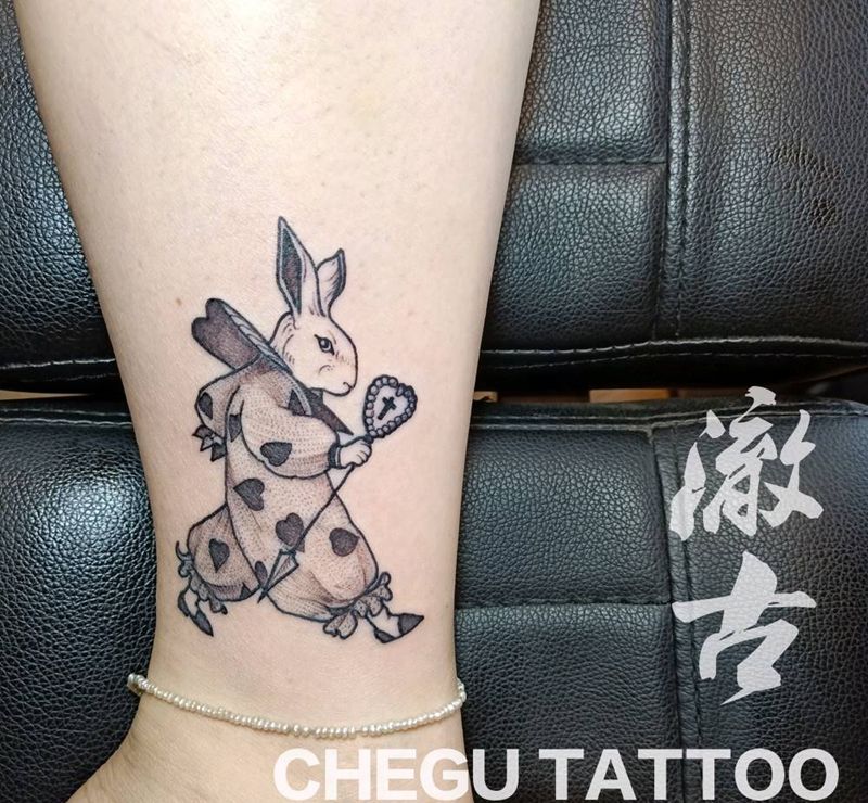 兔子纹身图片_腿部点刺纹身图案