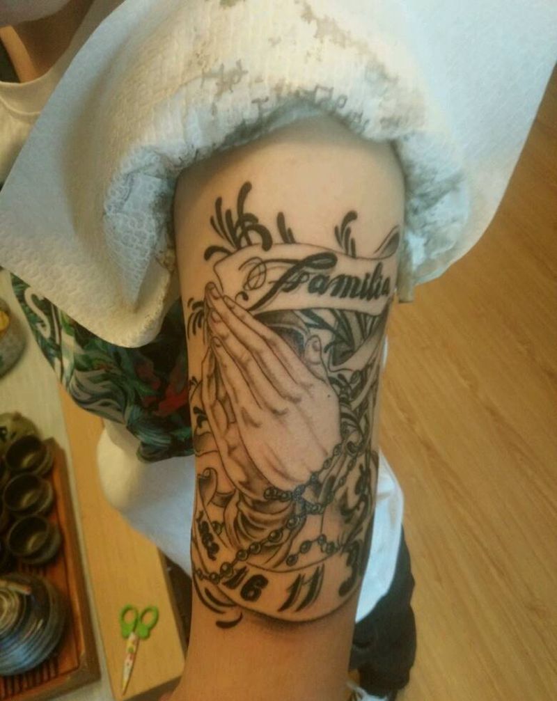 祈祷手纹身图片