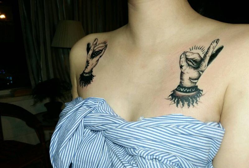 old school  肩花纹身图片