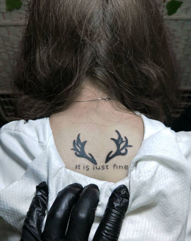 鹿角纹身图片_背部新传统纹身图案