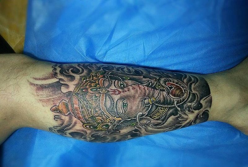 小腿象神纹身图片