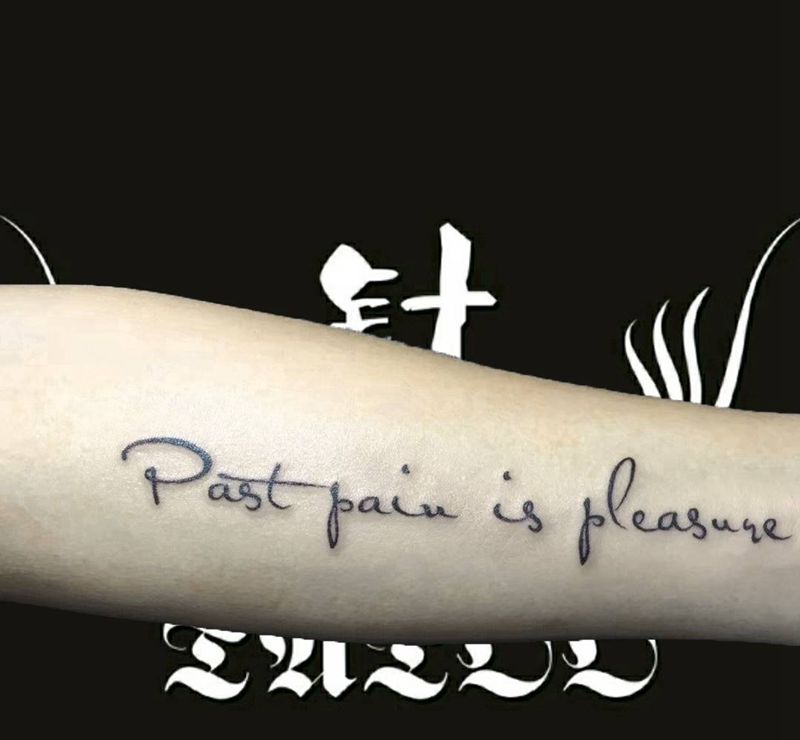 字母纹身图片_手臂纹身图案