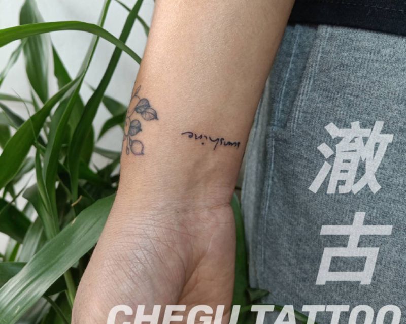 素花纹身图片_手部手臂纹身图案