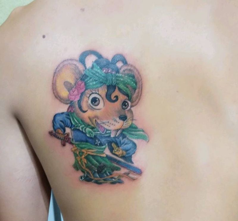 卡通鼠纹身图片_背部纹身图案