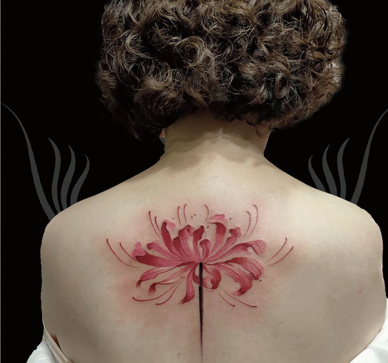 彼岸花纹身图片_背部新传统纹身图案