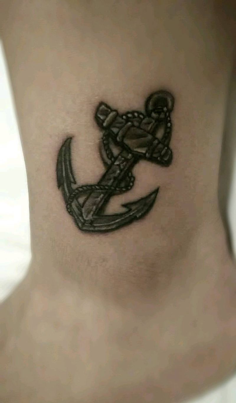 清新船锚一枚纹身图片
