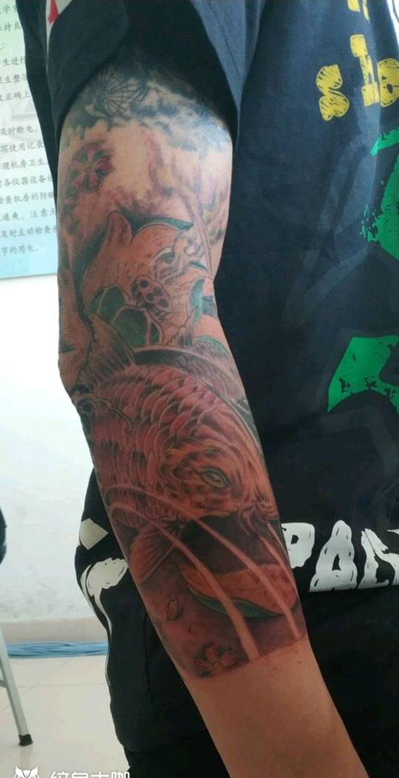 七分小臂鱼纹身图片