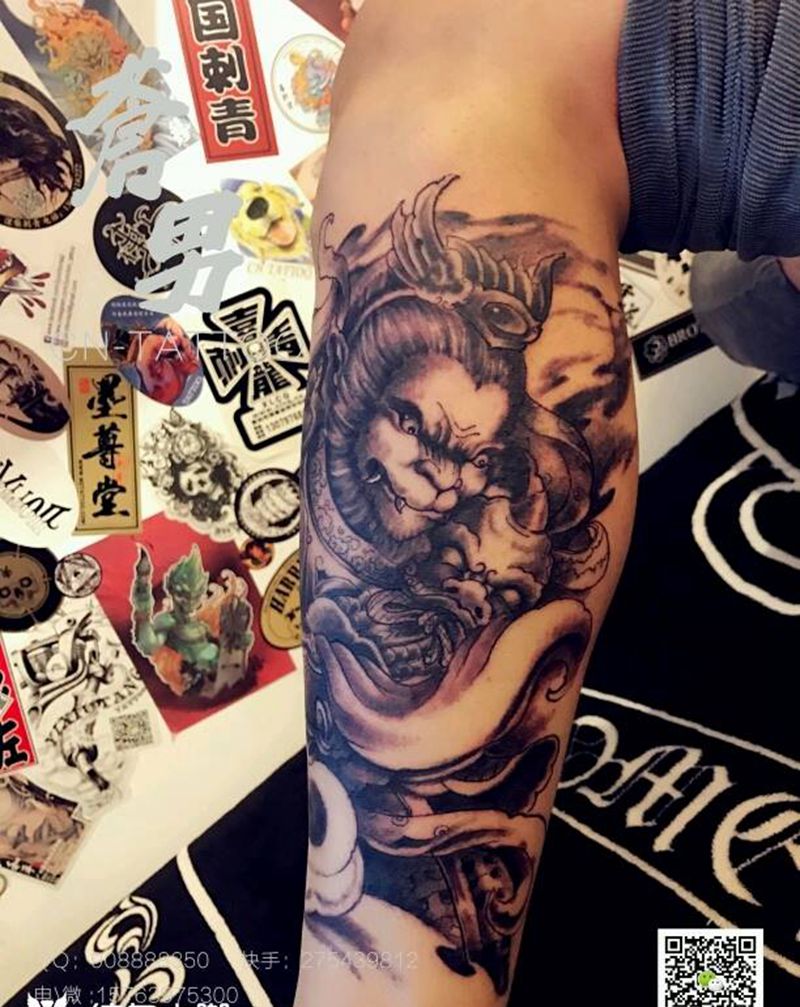 小腿猴子纹身图片_腿部传统鬼神成品纹身图案