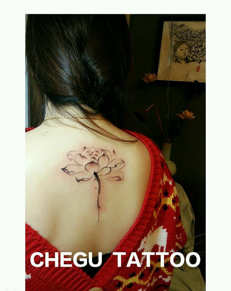 水墨莲花纹身图片