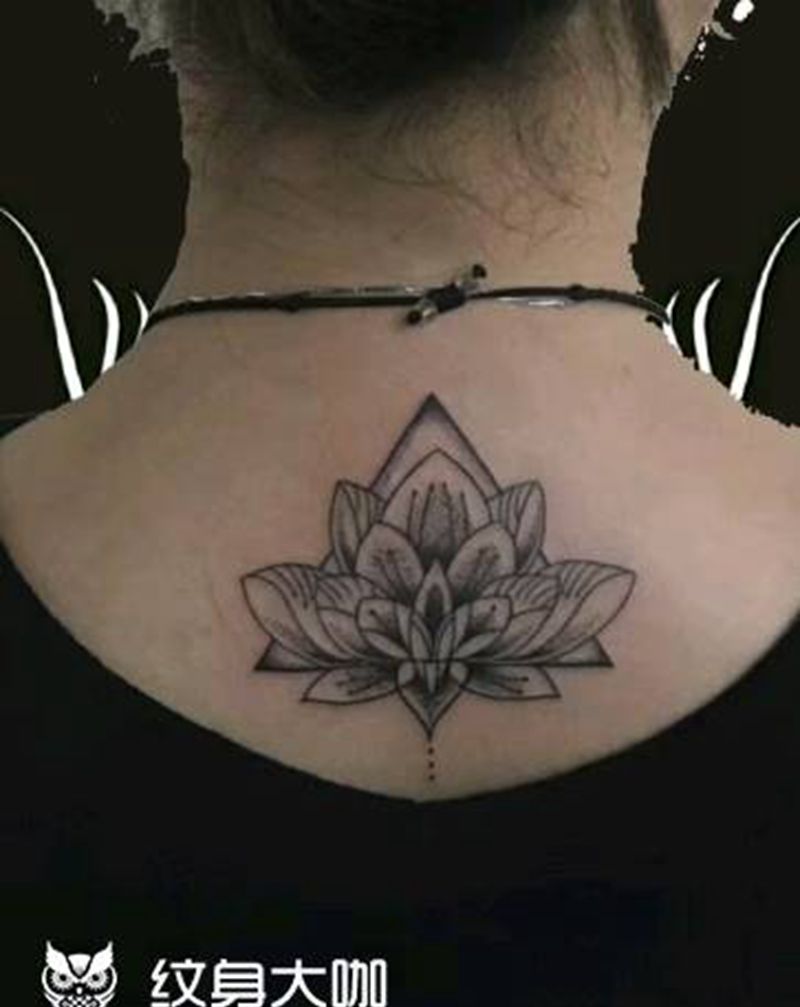 繁花点刺纹身图片