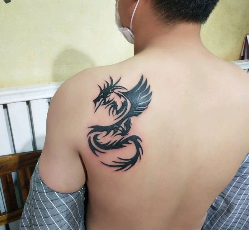 图腾龙纹身图片_肩部纹身图案