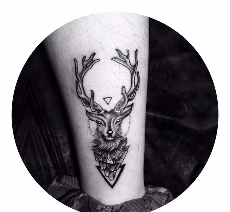 鹿纹身图片