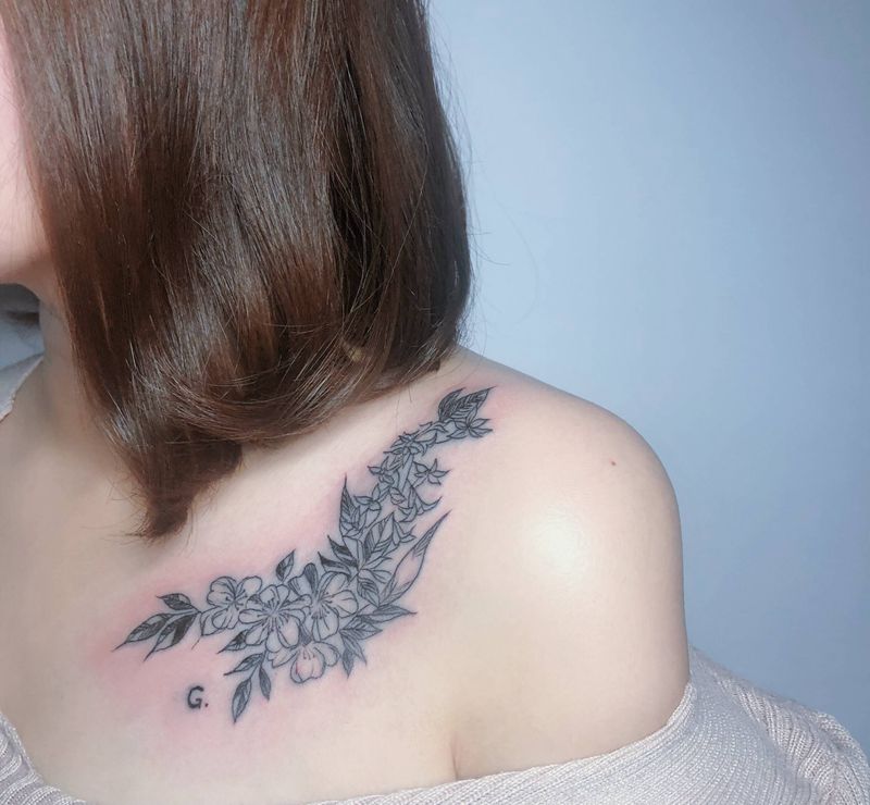 花纹身图片_肩部花纹身图案