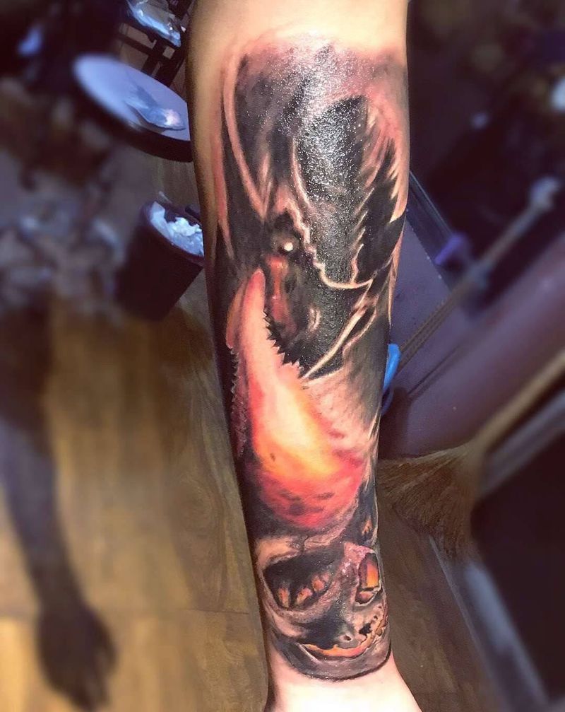 龙与骷髅纹身图片_手臂欧美写实动物鬼神成品纹身图案