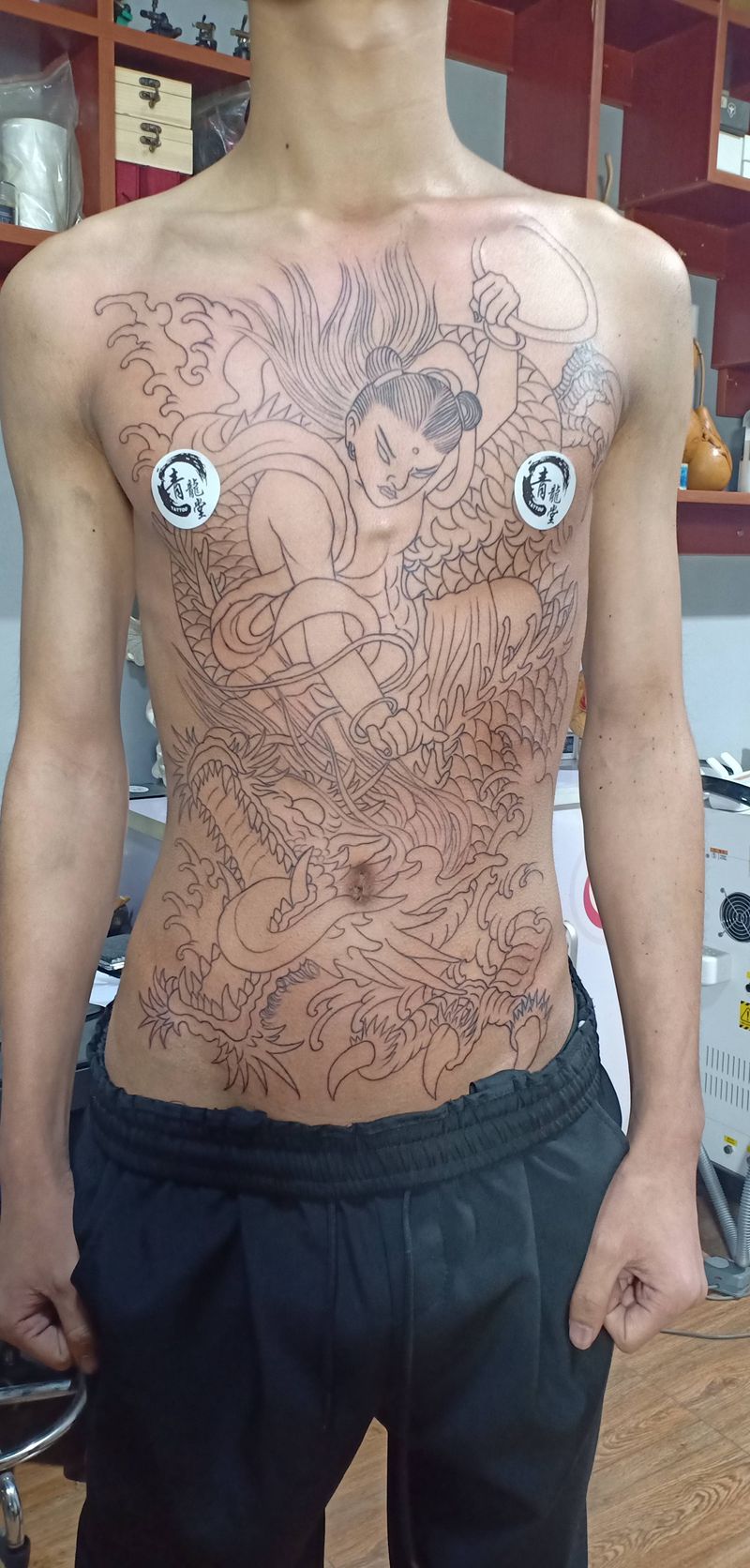 诺咋纹身图片_胸部腹部新传统老传统纹身图案