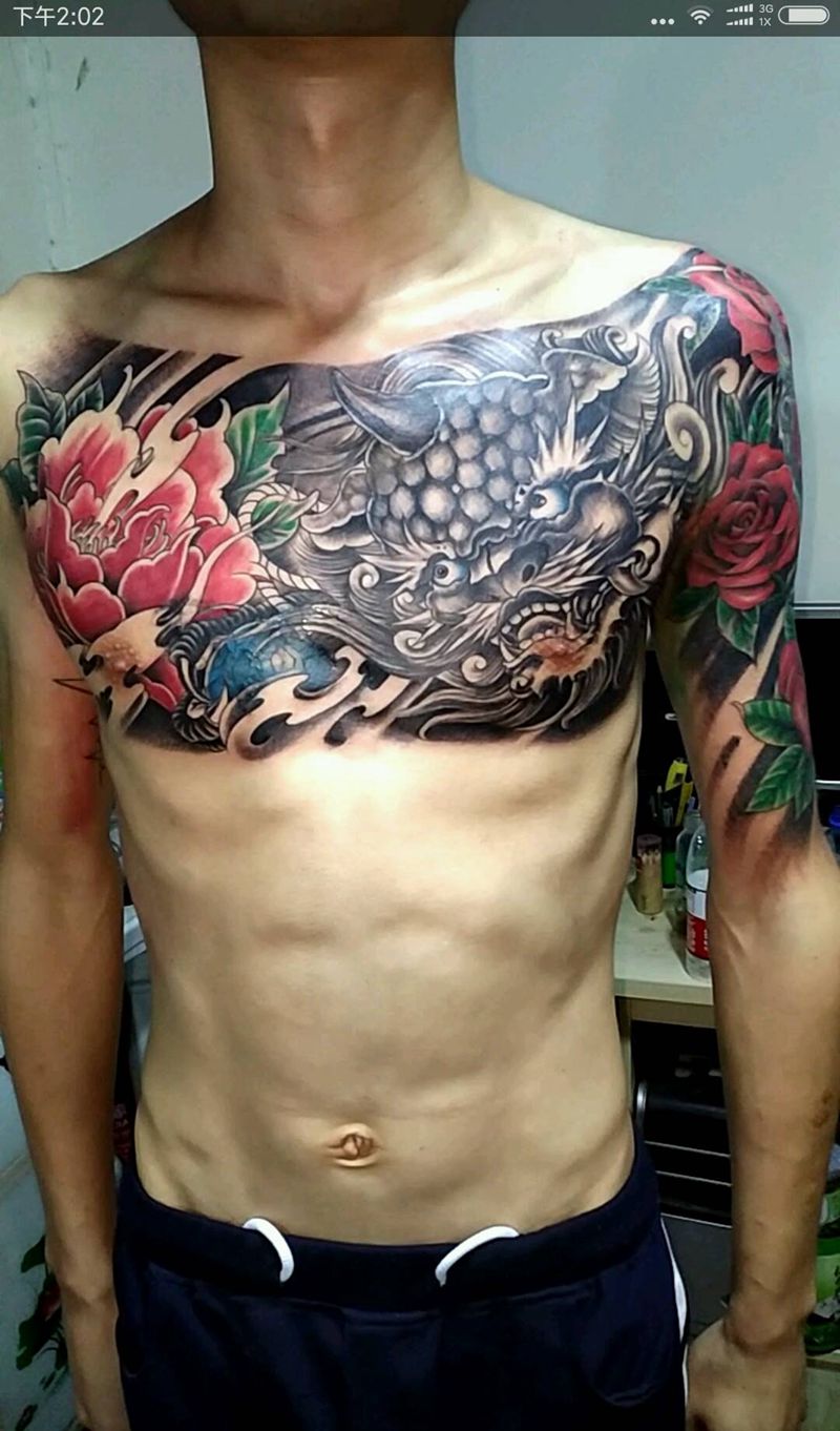 花胸唐狮戏牡丹纹身图片