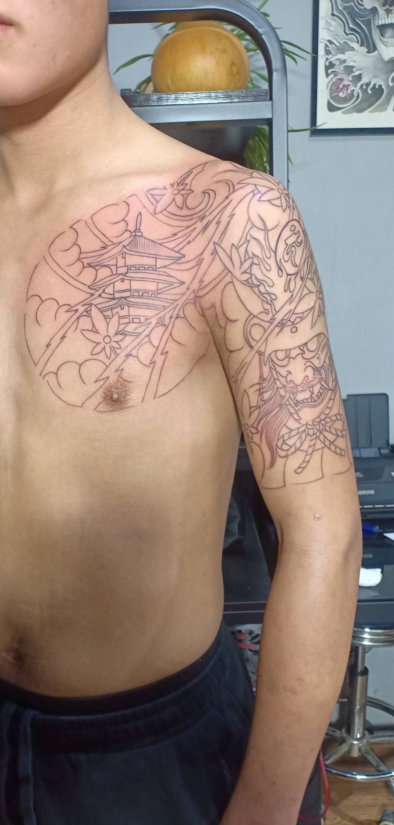 鬼武士纹身图片_肩部胸部老传统新传统纹身图案