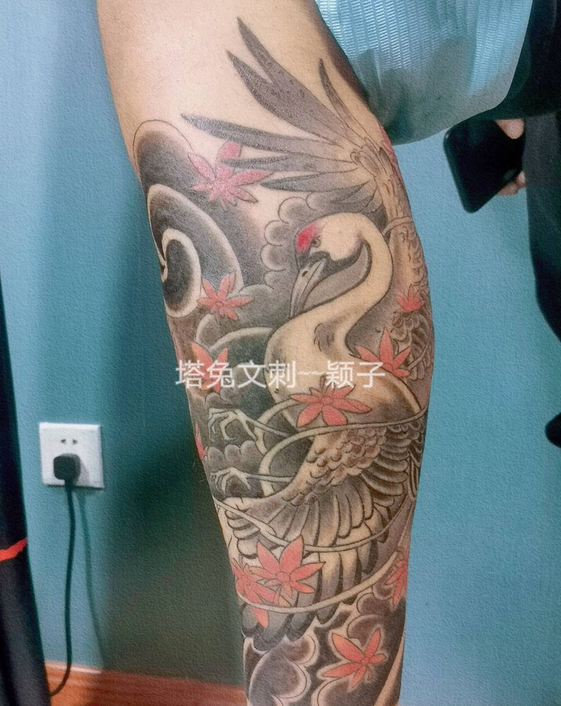 仙鹤纹身图片_腿部仙鹤小腿纹身图案