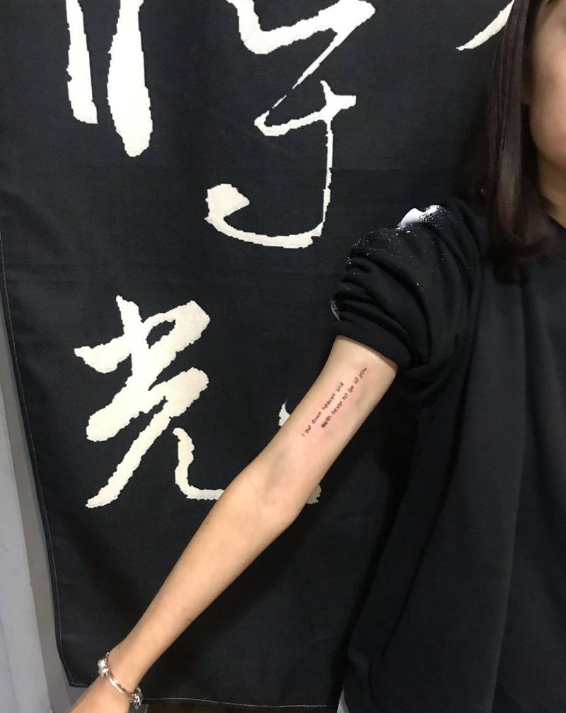 小字母纹身图片