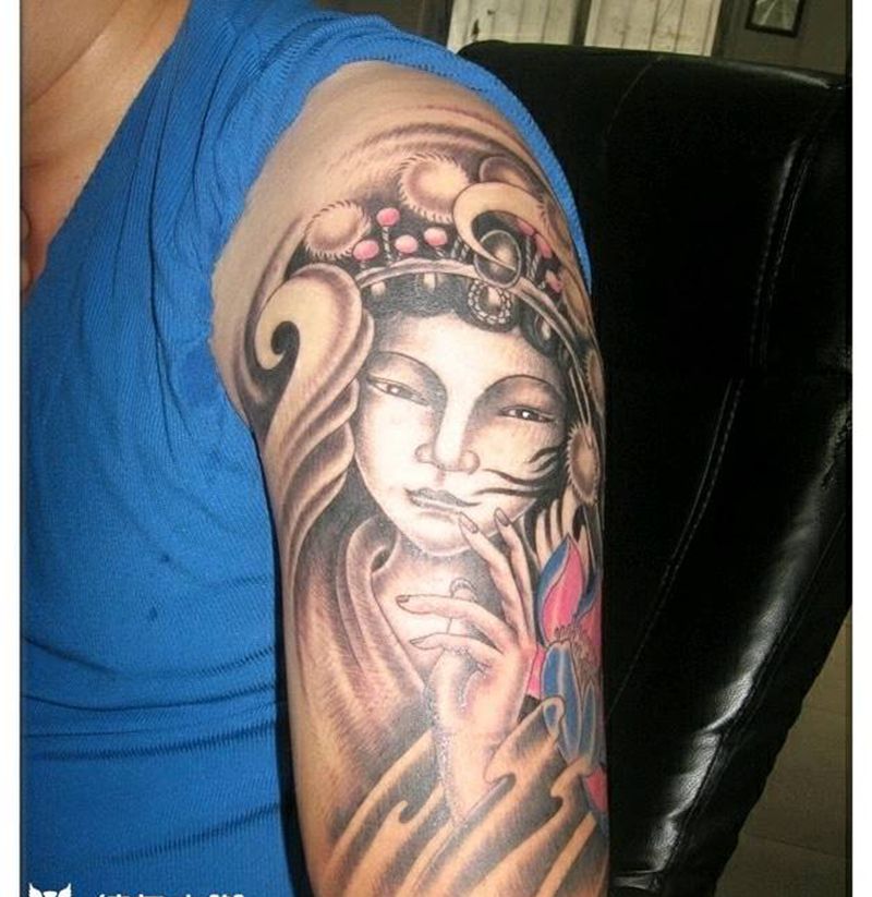 大臂花旦纹身图片