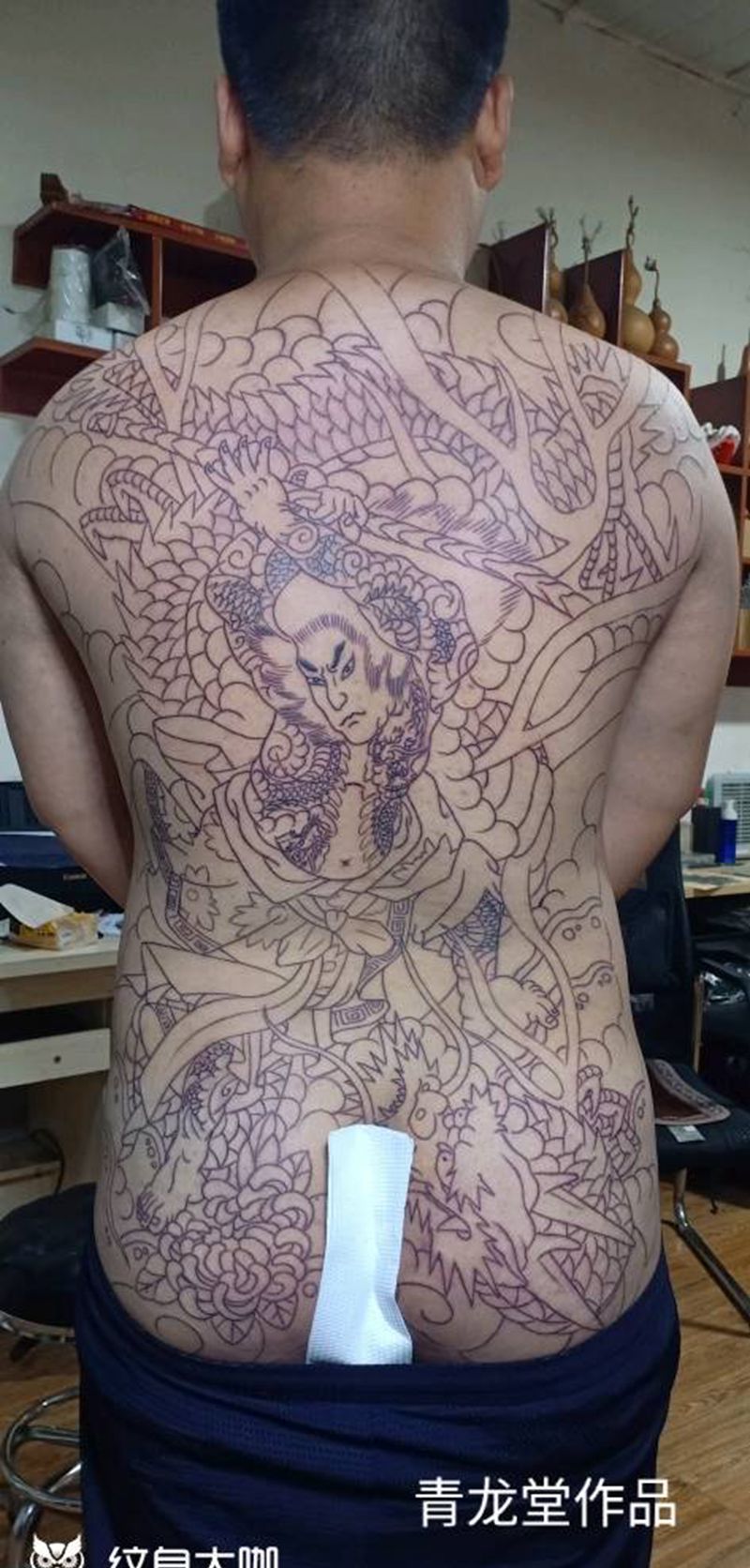 老传统九纹龙线条作品纹身图片_腰部背部老传统纹身图案