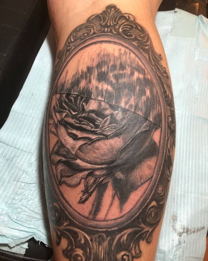 破碎的镜子纹身图片_欧美写实成品腿部静物植物原创纹身图案