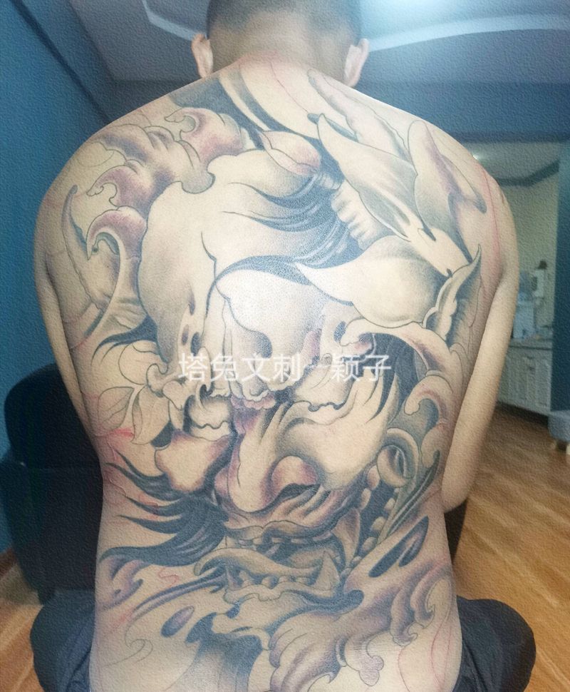 般若满背纹身图片_背部般若满背纹身图案
