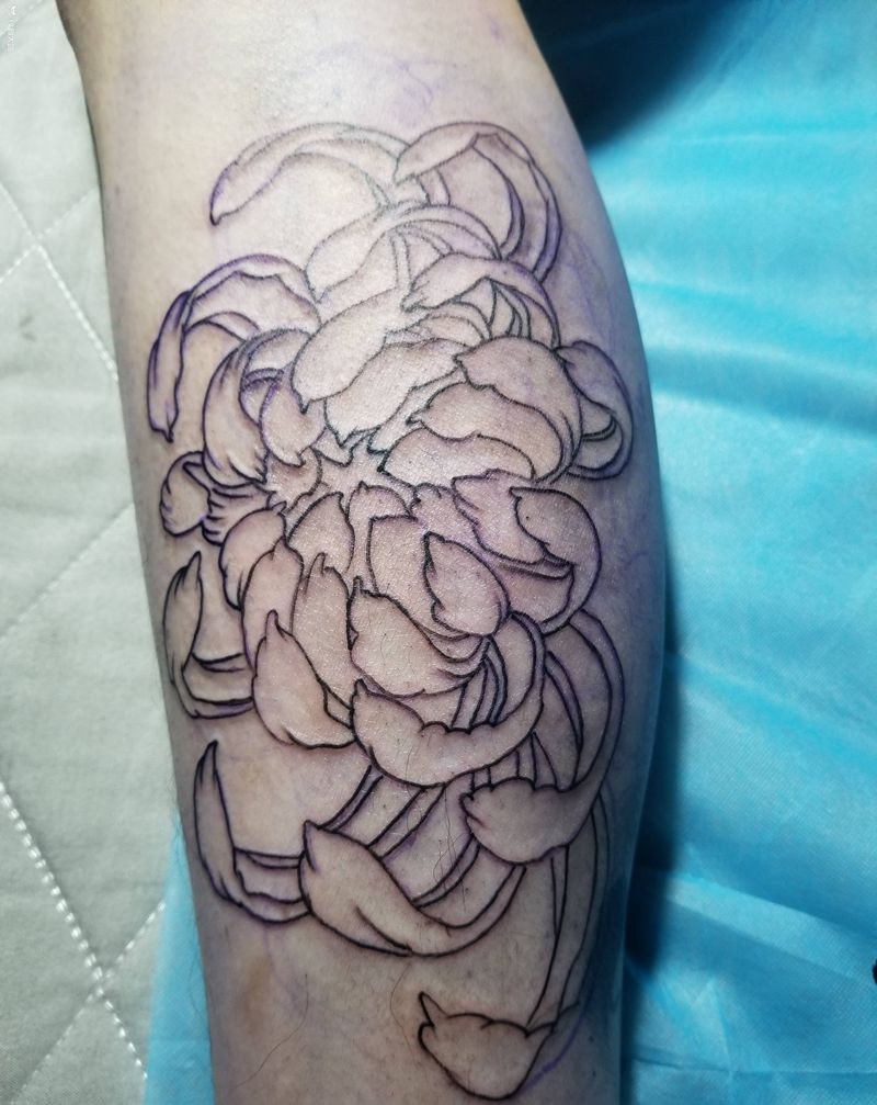 菊花纹身图片_腿部老传统菊花纹身图案