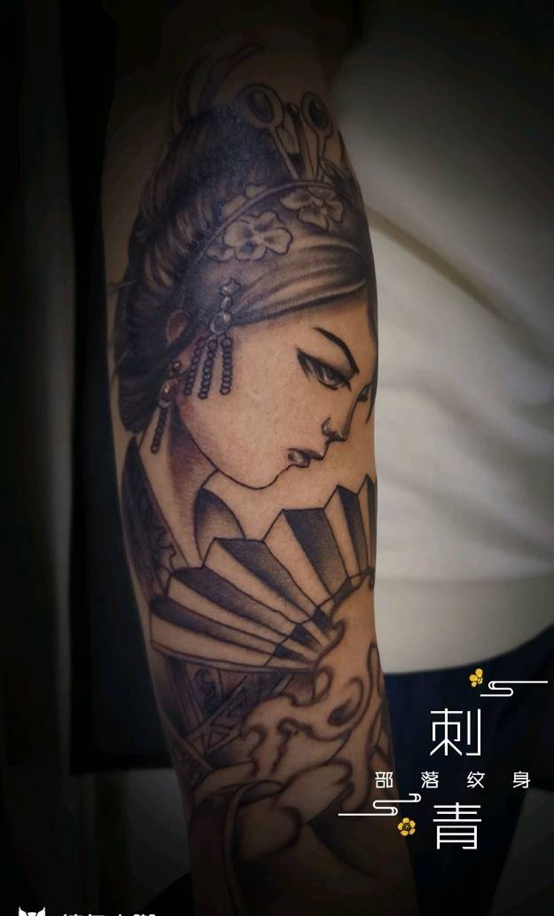 艺妓纹身图片_手臂新传统艺妓纹身图案