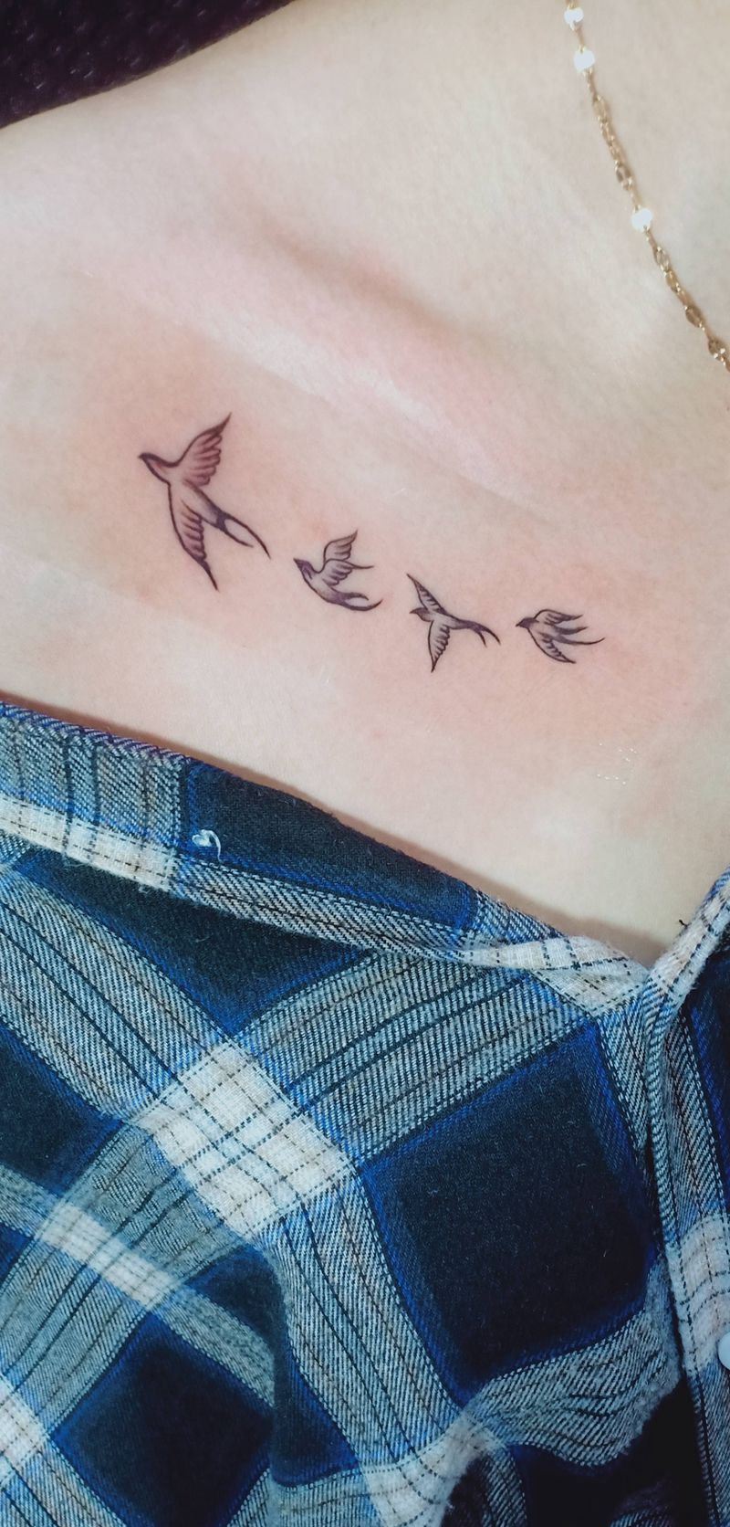 小作品纹身图片_胸部肩部几何图腾纹身图案