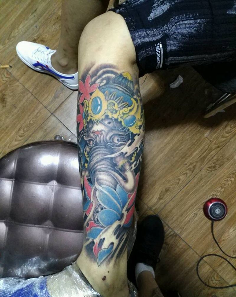 小腿象神纹身图片