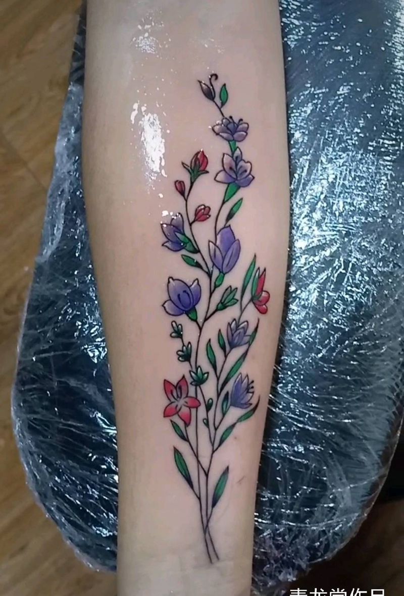 花纹身图片_手臂欧美写实纹身图案