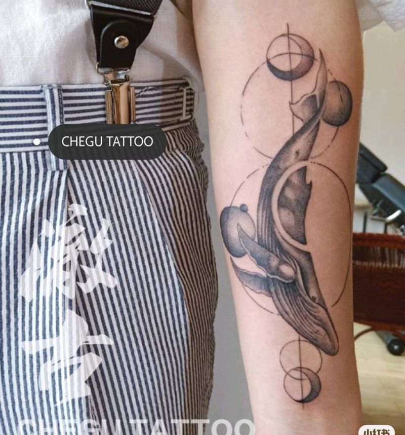 鲸纹身图片_手臂点刺纹身图案