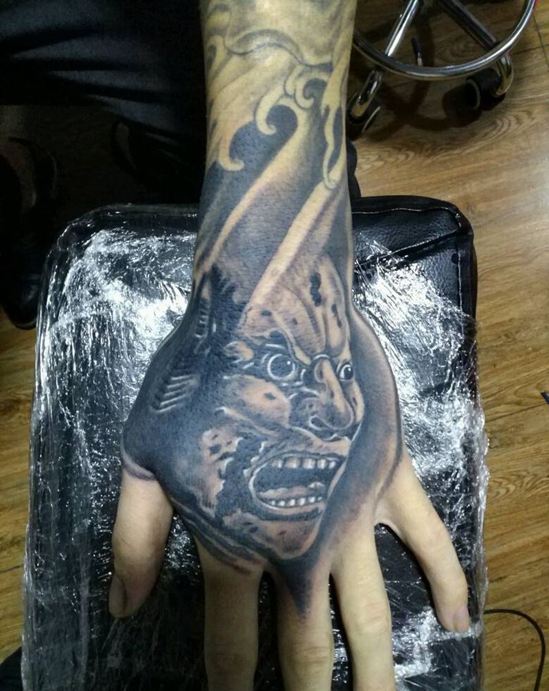 手背遮盖纹身图片