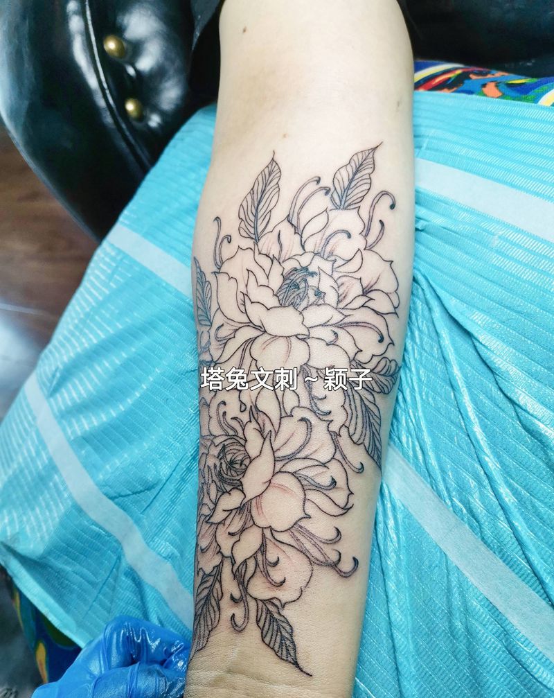 素花纹身图片_手臂手部素花纹身图案